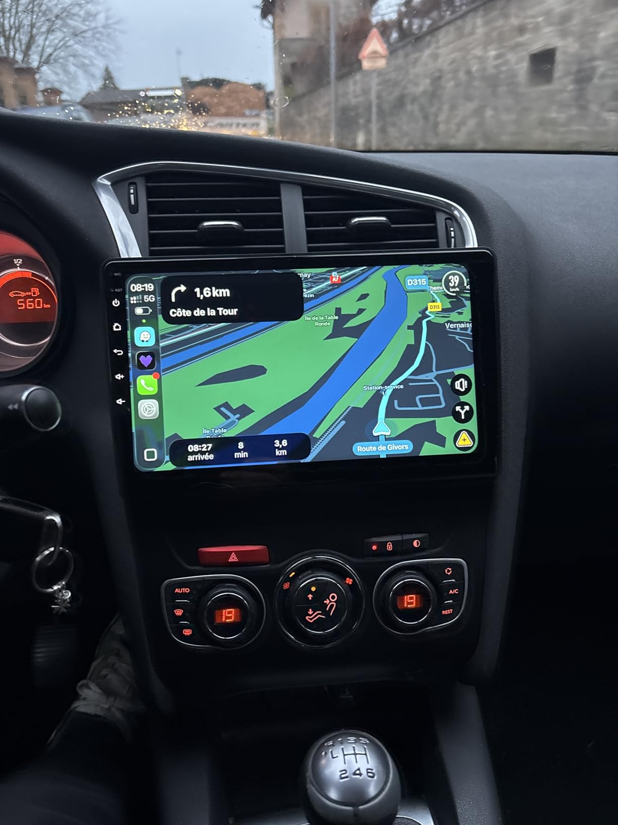 CarPlay stable